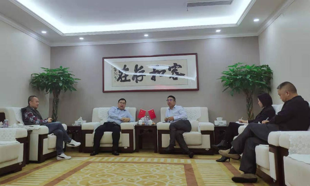 南寧產(chǎn)業(yè)投資集團(tuán)領(lǐng)導(dǎo)蒞臨港創(chuàng)建材公司參觀(guān)考察