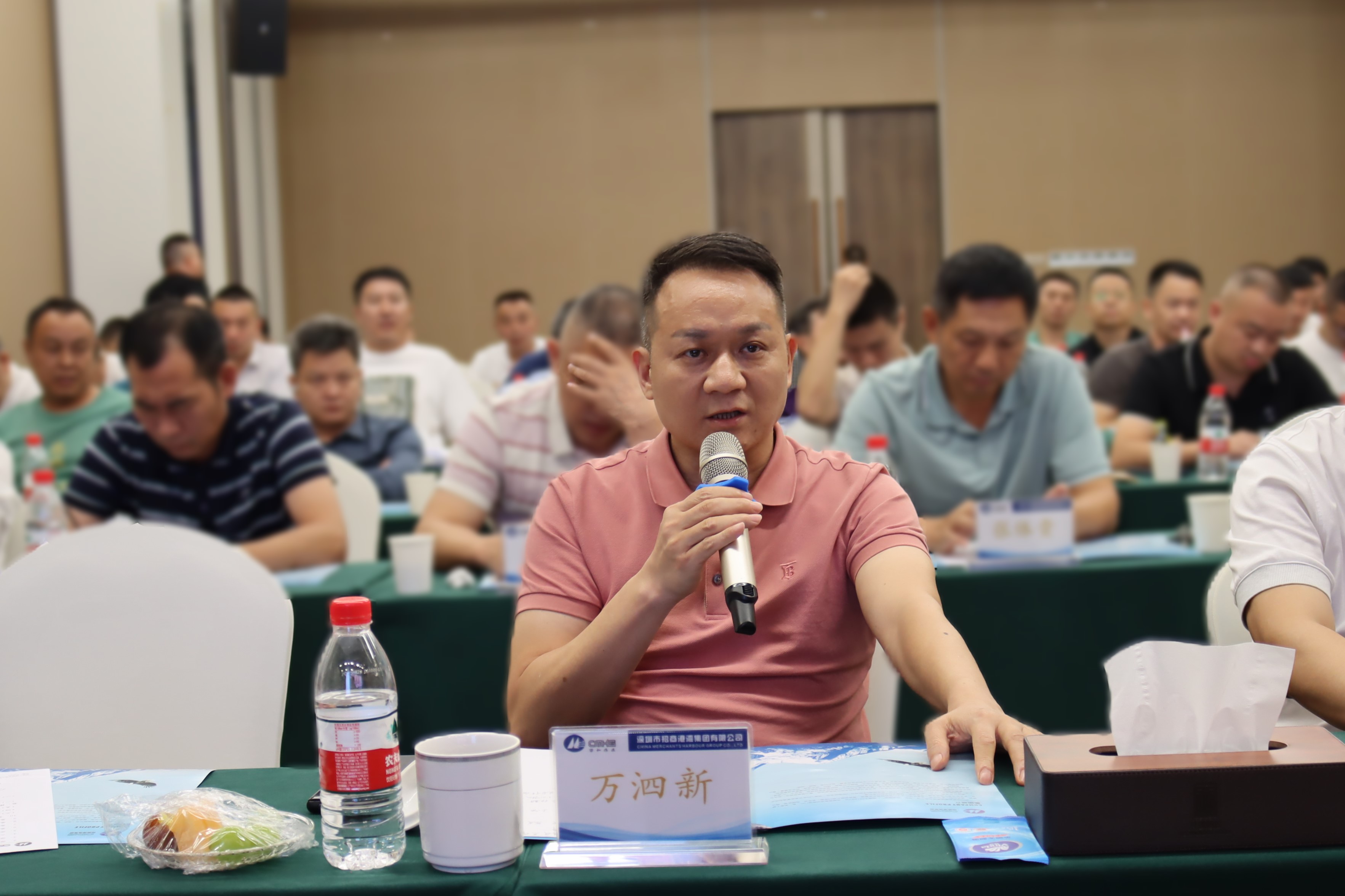 港創(chuàng)股份公司董事、總經(jīng)理萬泗新發(fā)言2.JPG